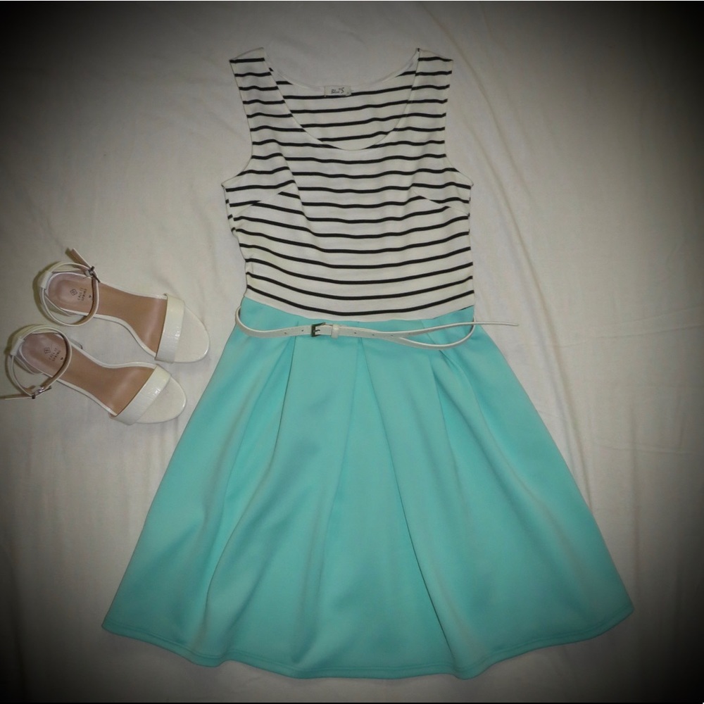 2/$20 Dress bundle!!